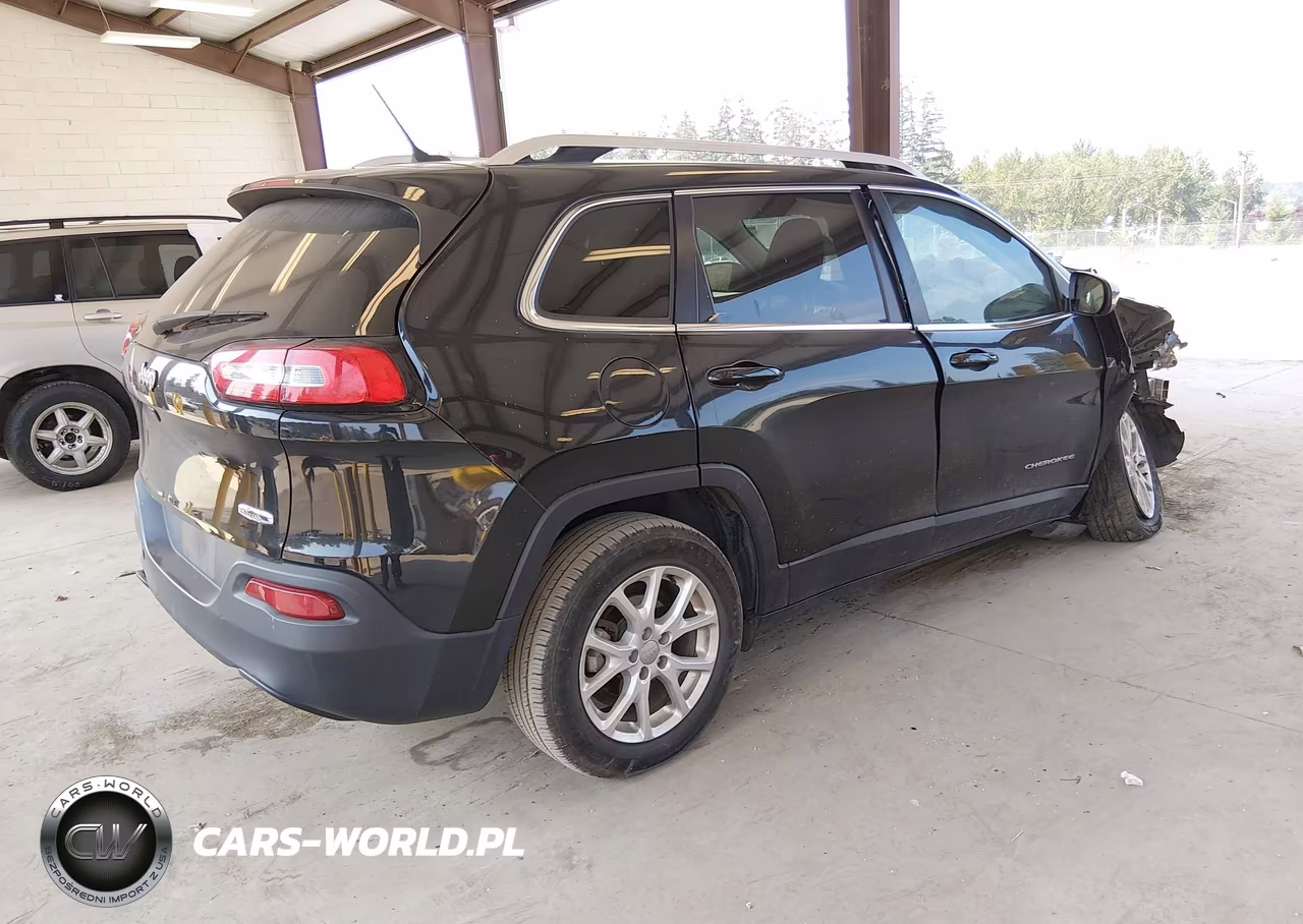 2015 Jeep Cherokee Latitude VIN:1C4PJLCB0FW771042 - 4