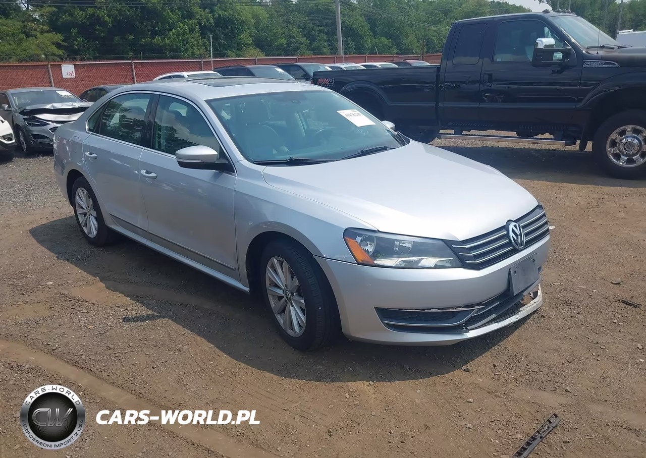 2013 Volkswagen Passat 2.5L Sel – zdjęcie 1 z 12