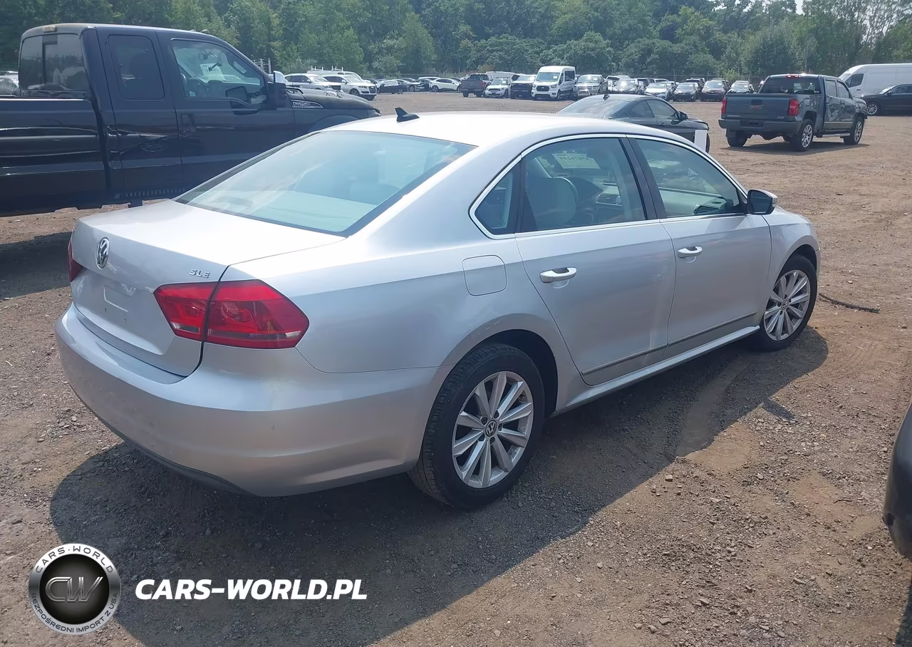 2013 Volkswagen Passat 2.5L Sel VIN:1VWCP7A31DC082090 - 4