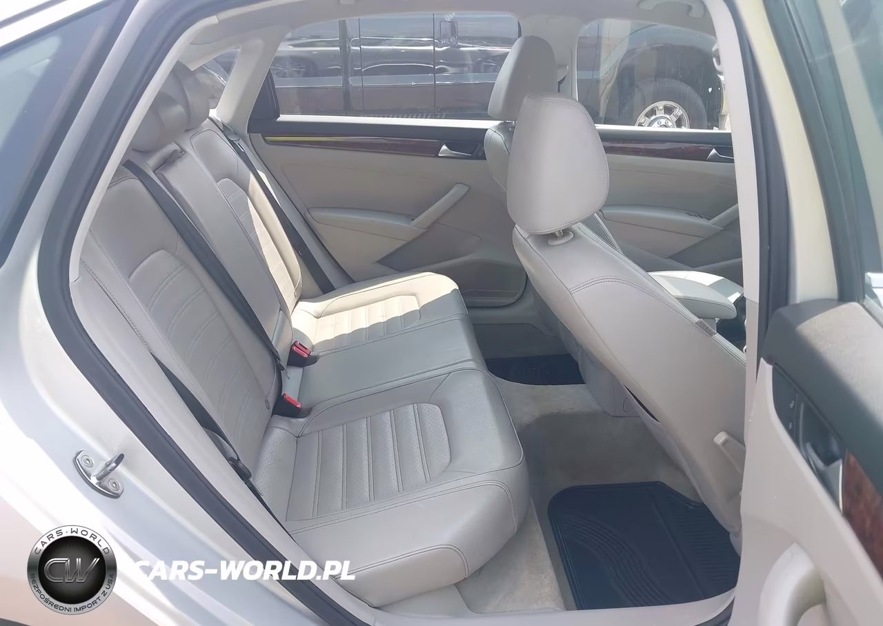2013 Volkswagen Passat 2.5L Sel VIN:1VWCP7A31DC082090 - 8