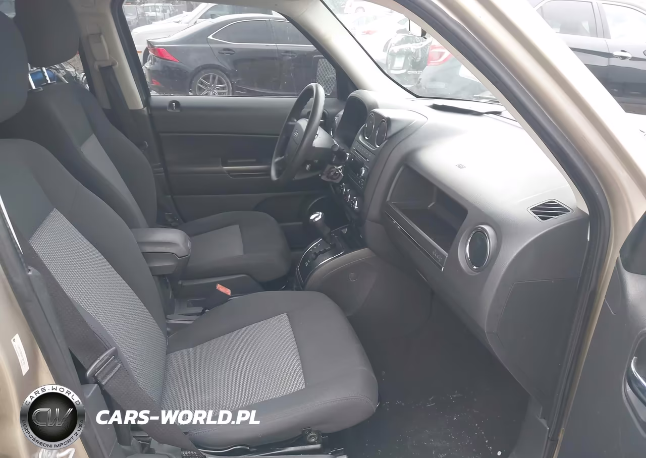 2010 Jeep Patriot Sport VIN:1J4NT2GB6AD502743 - 5