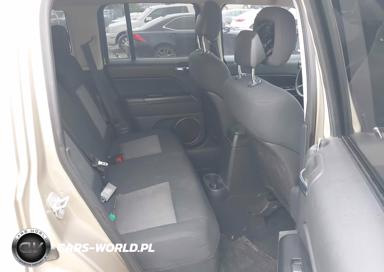 2010 Jeep Patriot Sport VIN:1J4NT2GB6AD502743 - 8