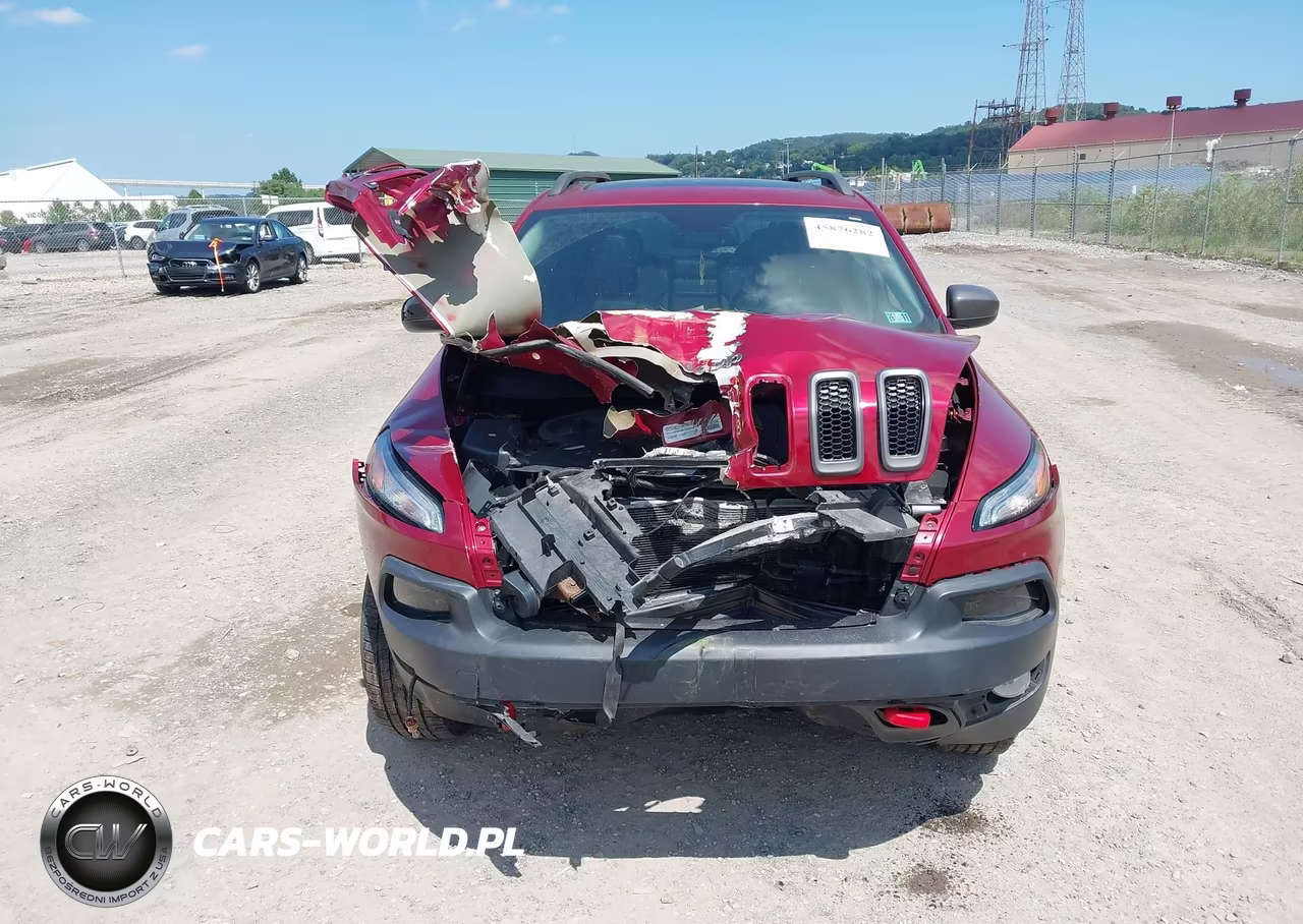 2015 Jeep Cherokee Trailhawk VIN:1C4PJMBS2FW649810 - 12