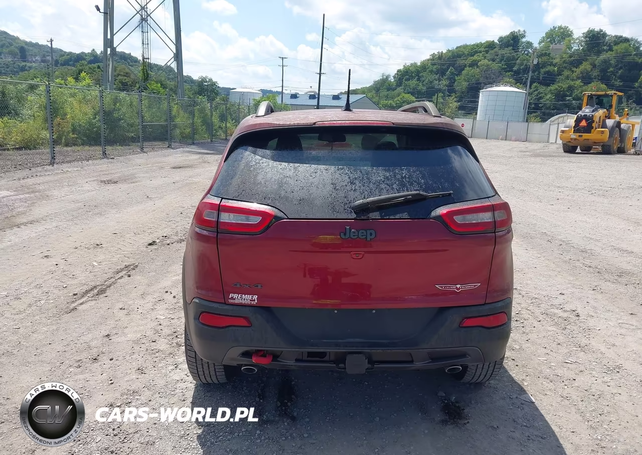 2015 Jeep Cherokee Trailhawk VIN:1C4PJMBS2FW649810 - 16
