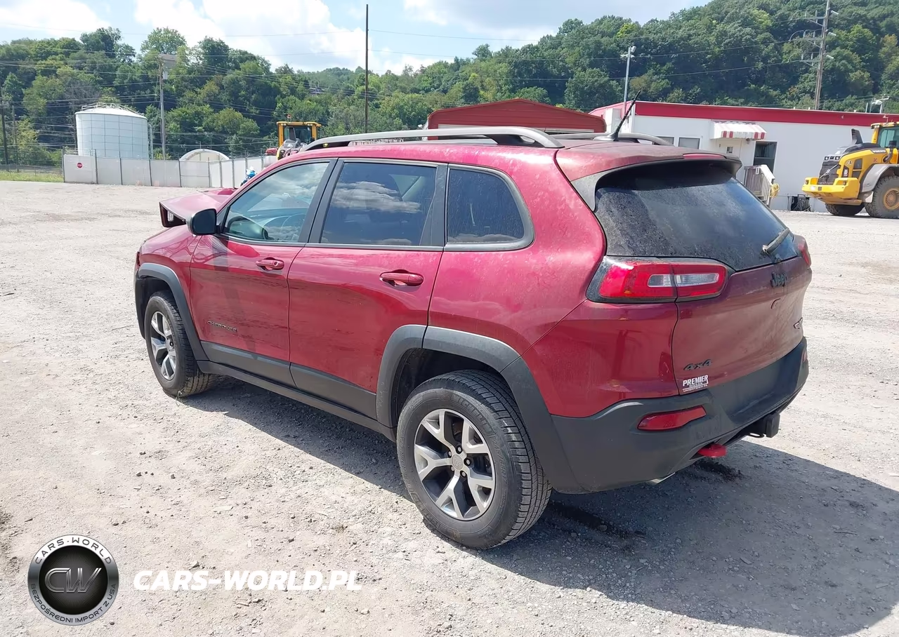 2015 Jeep Cherokee Trailhawk VIN:1C4PJMBS2FW649810 - 3