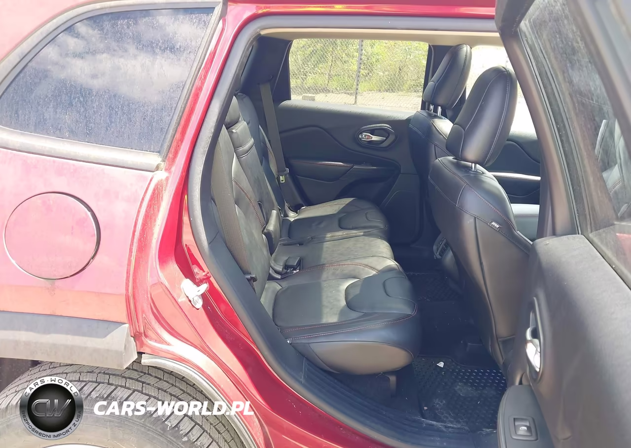 2015 Jeep Cherokee Trailhawk VIN:1C4PJMBS2FW649810 - 8