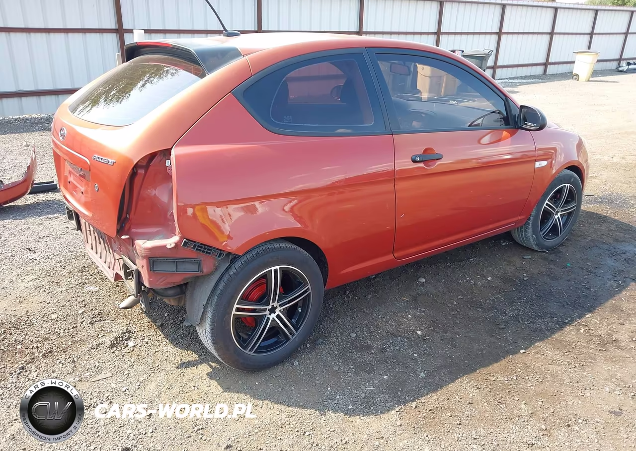 2008 Hyundai Accent Gs VIN:KMHCM36C98U098093 - 4