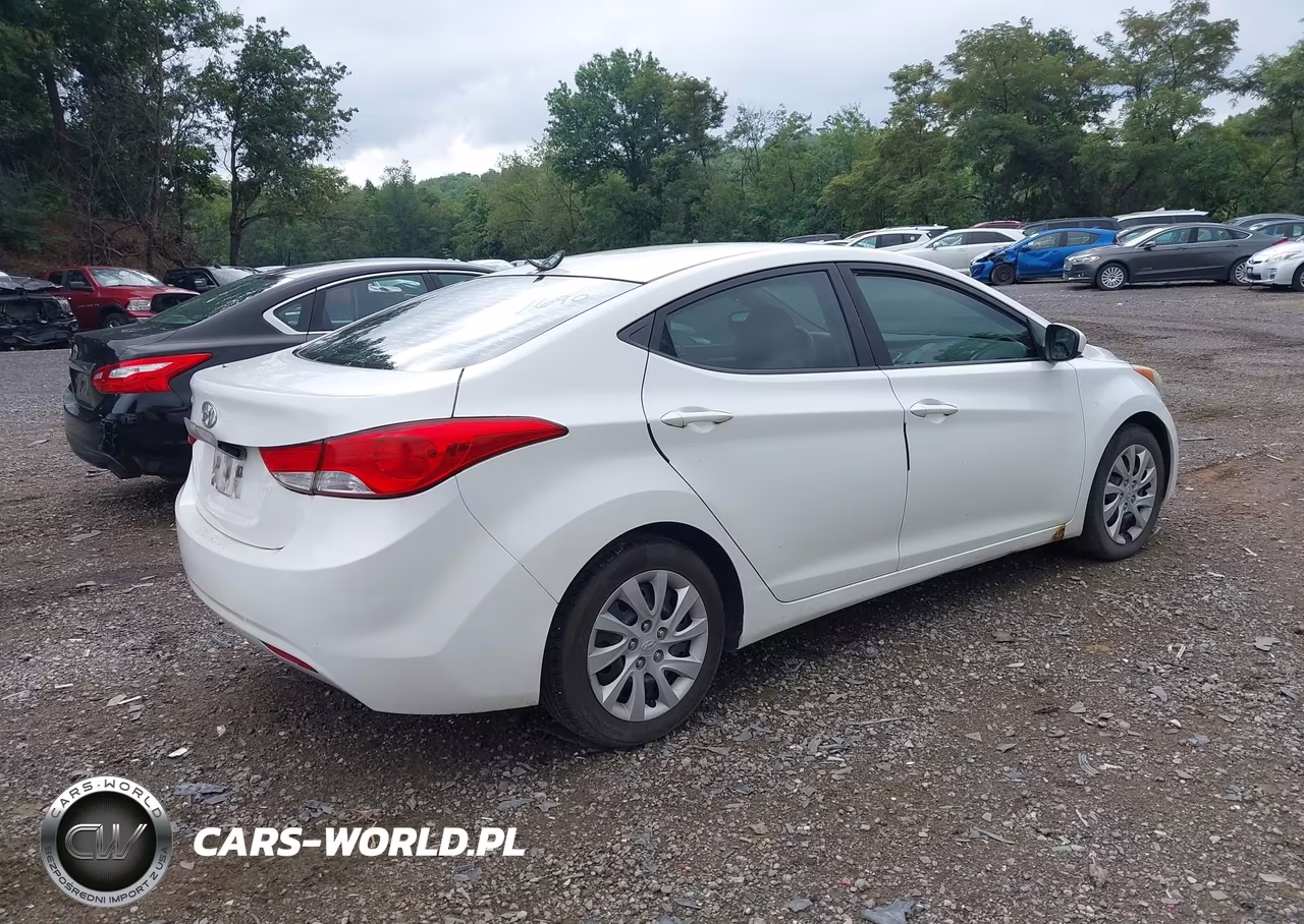 2011 Hyundai Elantra Gls VIN:5NPDH4AE8BH001690 - 4