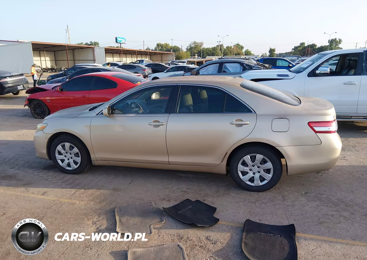 2010 Toyota Camry Le VIN:4T1BF3EKXAU084398 - 14