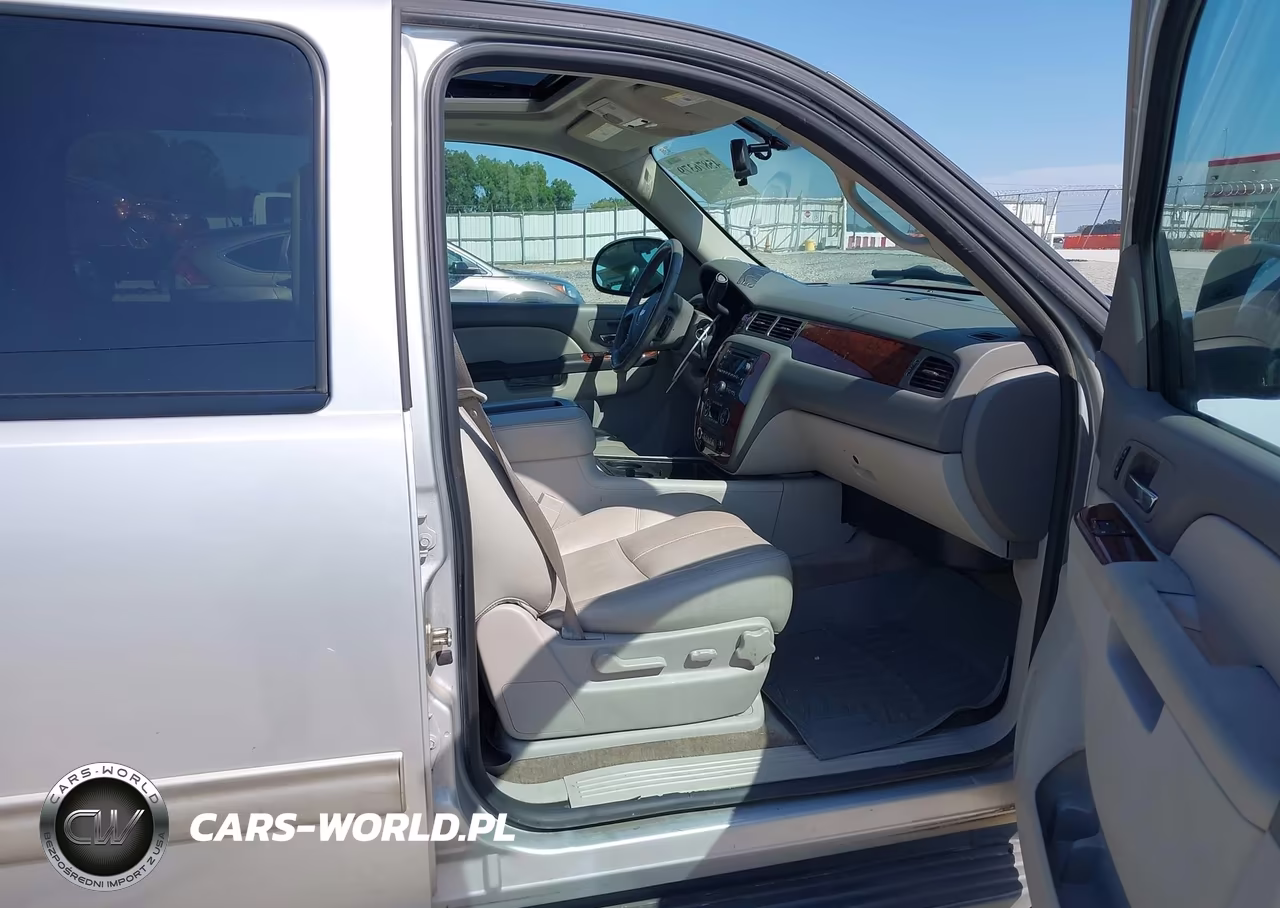 2012 Chevrolet Suburban Lt VIN:1GNSCJE06CR204730 - 5
