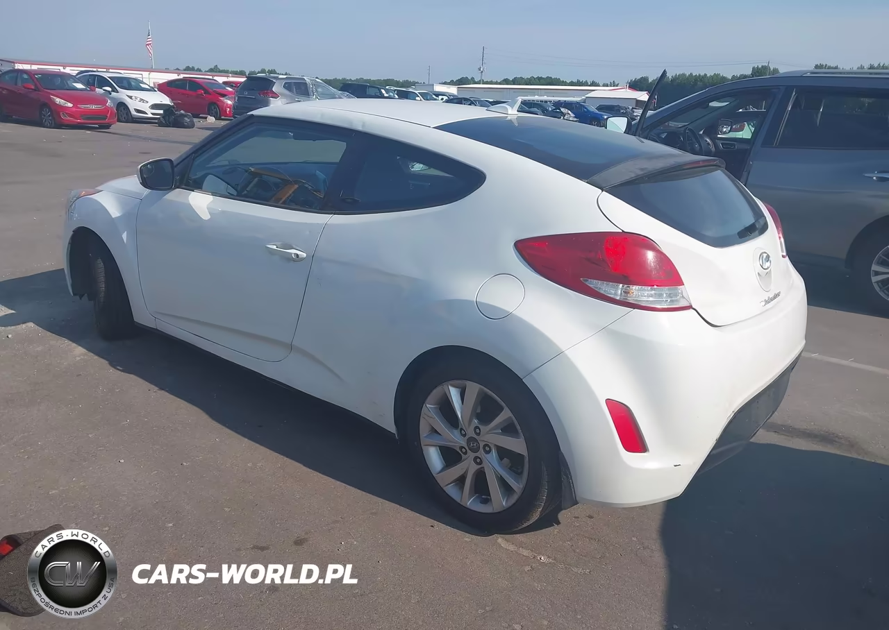 2015 Hyundai Veloster VIN:KMHTC6AD1FU236467 - 3