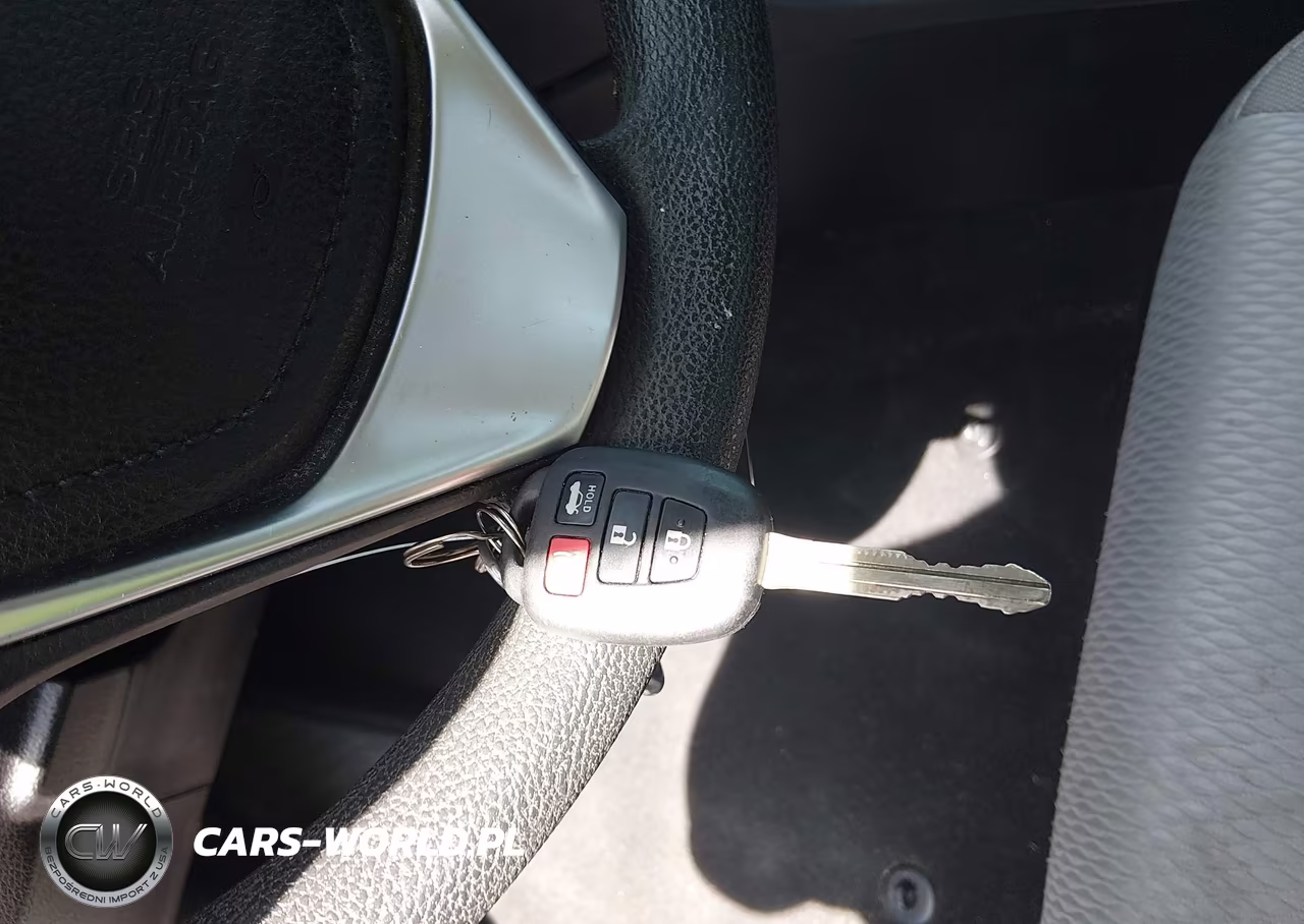 2018 Toyota Corolla Le VIN:2T1BURHE8JC038858 - 11