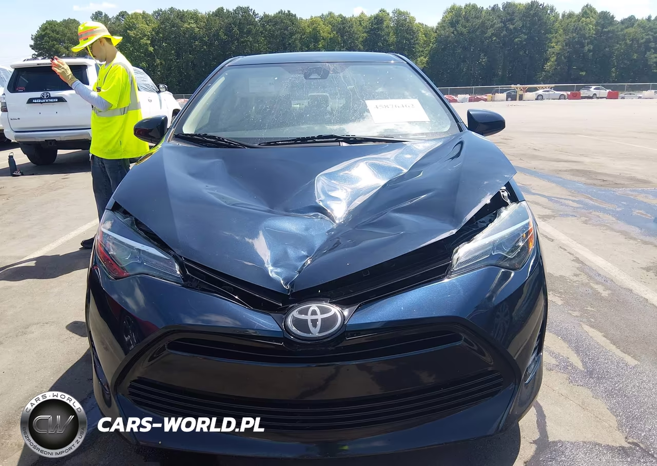 2018 Toyota Corolla Le VIN:2T1BURHE8JC038858 - 12