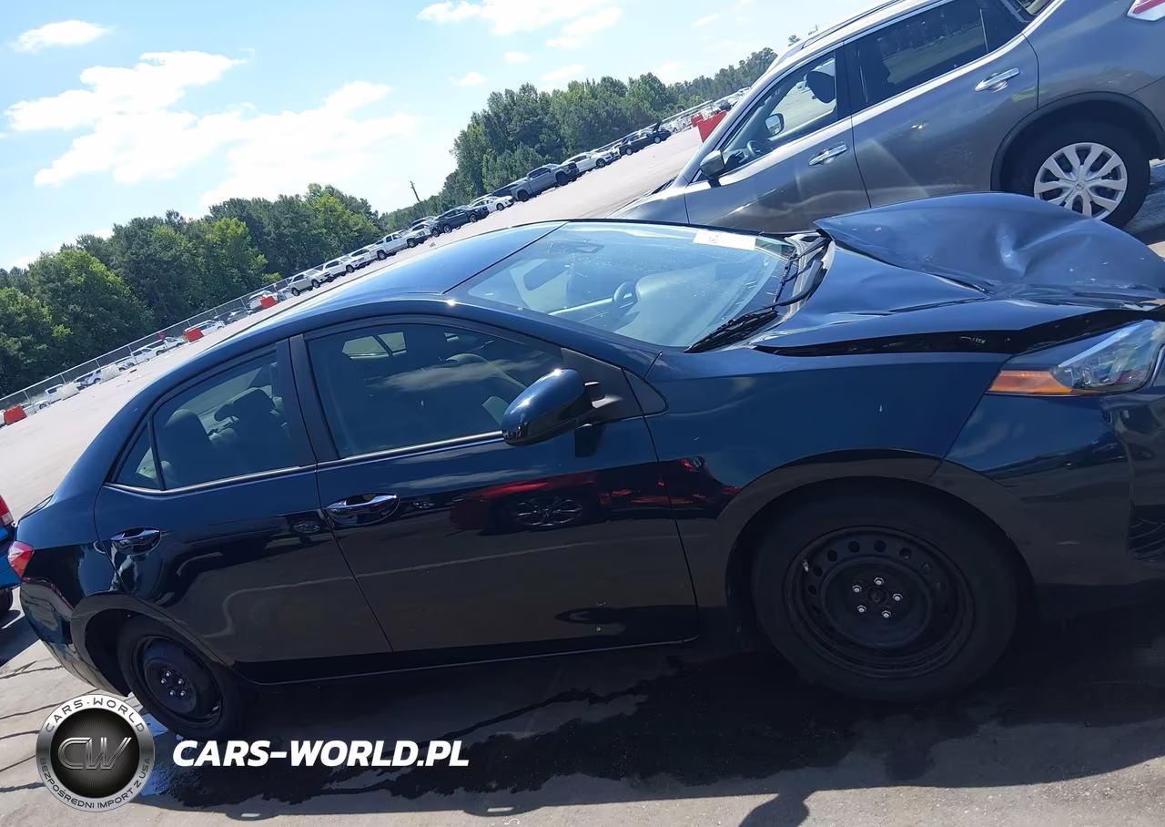 2018 Toyota Corolla Le VIN:2T1BURHE8JC038858 - 13