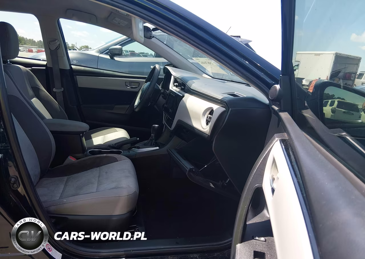 2018 Toyota Corolla Le VIN:2T1BURHE8JC038858 - 5