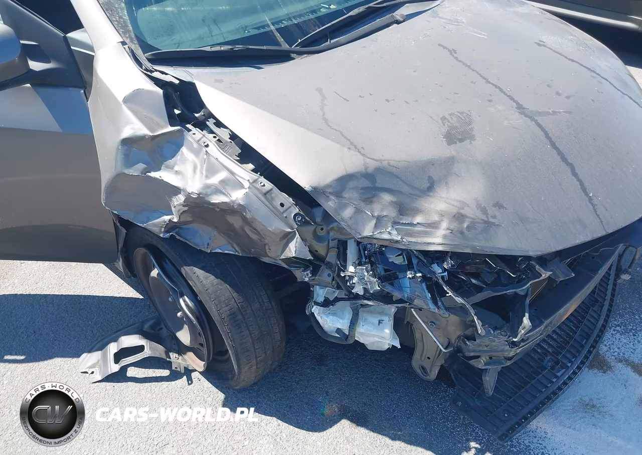2019 Toyota Corolla Le VIN:5YFBURHE6KP922900 - 6