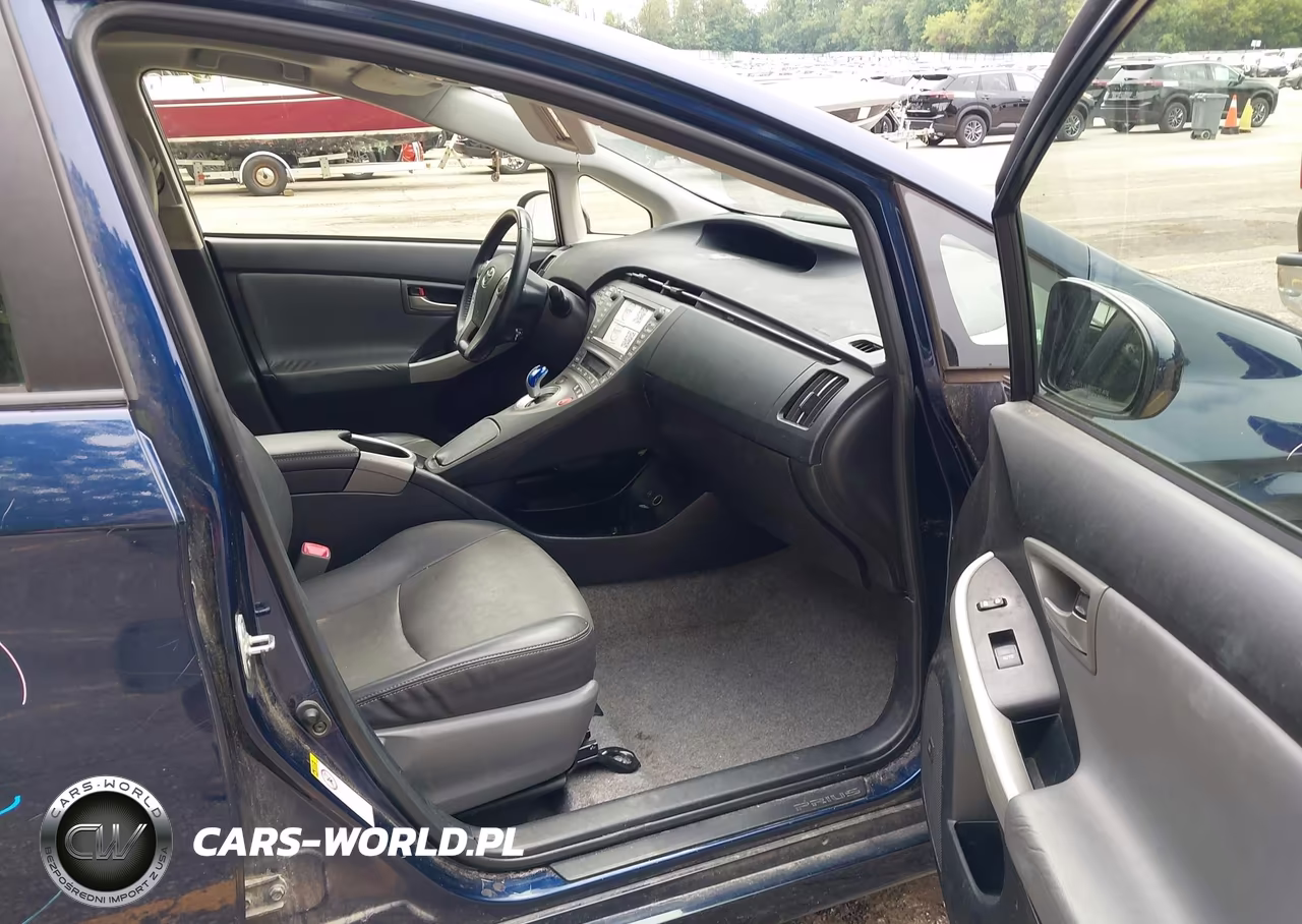 2013 Toyota Prius Four VIN:JTDKN3DU9D1640961 - 5