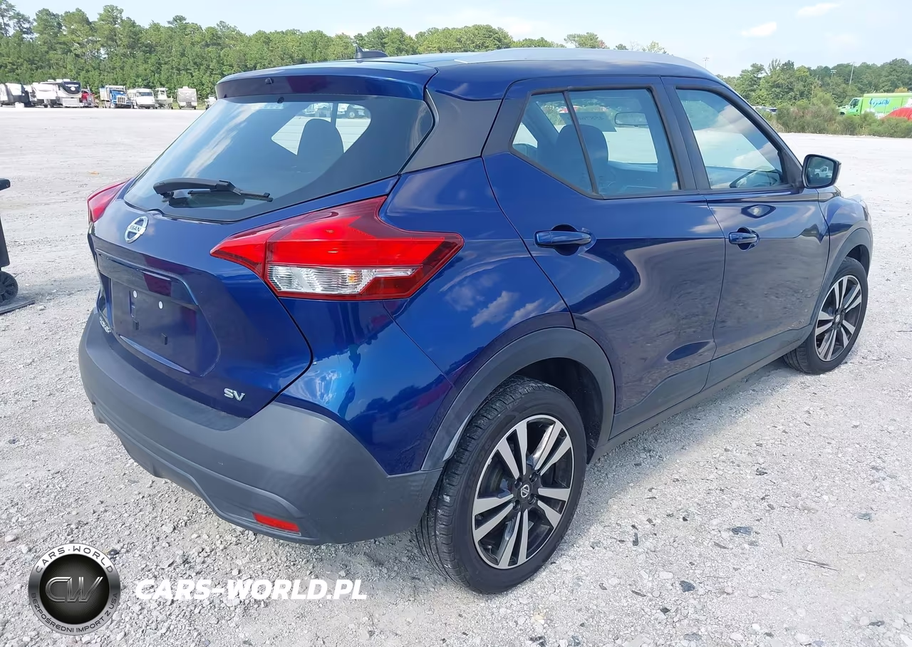 2019 Nissan Kicks Sv VIN:3N1CP5CU6KL552356 - 4