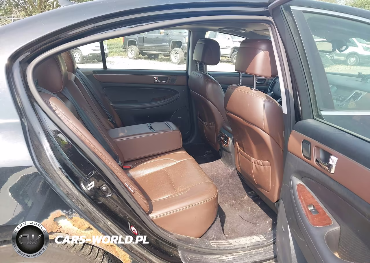 2010 Hyundai Genesis 3.8 VIN:KMHGC4DE0AU089576 - 8