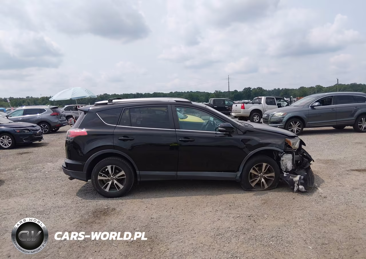 2018 Toyota Rav4 Xle VIN:2T3RFREVXJW826320 - 13