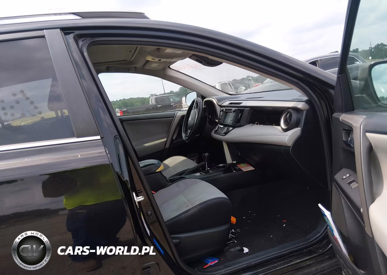 2018 Toyota Rav4 Xle VIN:2T3RFREVXJW826320 - 5