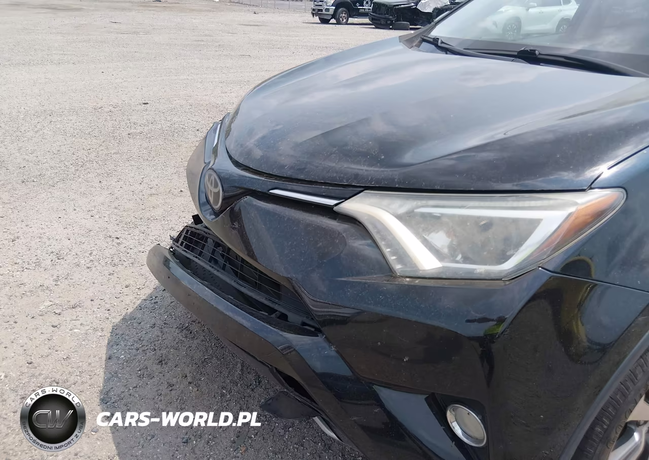 2018 Toyota Rav4 Xle VIN:2T3RFREVXJW826320 - 6