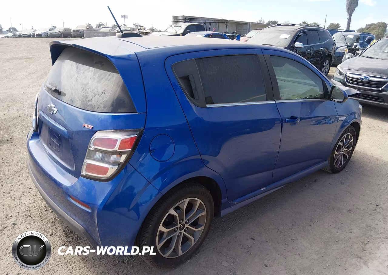 2020 Chevrolet Sonic Fwd Lt 5-Door VIN:1G1JD6SBXL4102468 - 4