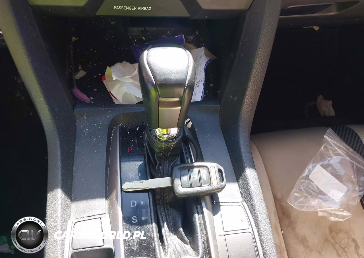 2018 Honda Civic Sport VIN:SHHFK7H46JU423302 - 11