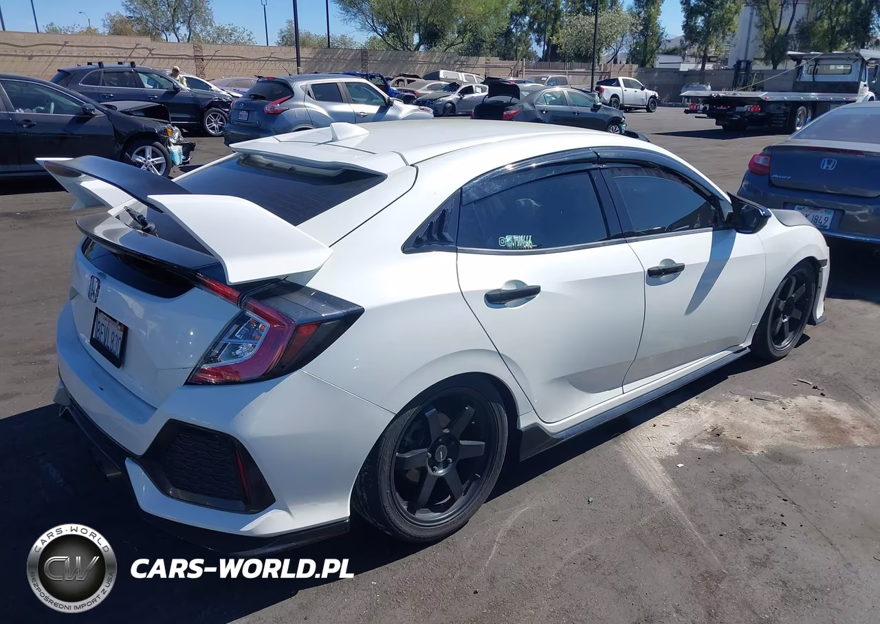 2018 Honda Civic Sport VIN:SHHFK7H46JU423302 - 4