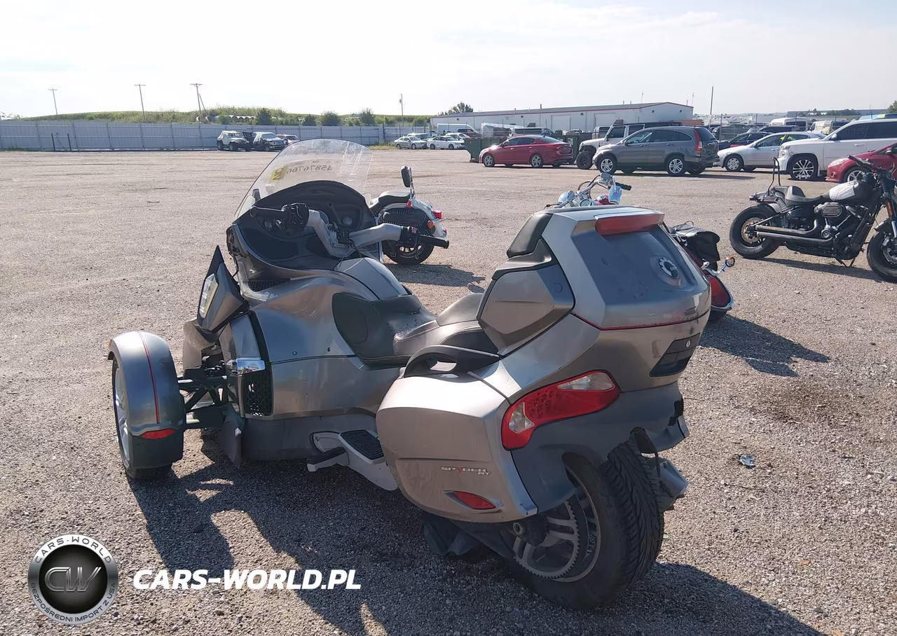 2011 Can-Am Spyder Roadster Rts VIN:2BXJBWC12BV000491 - 3