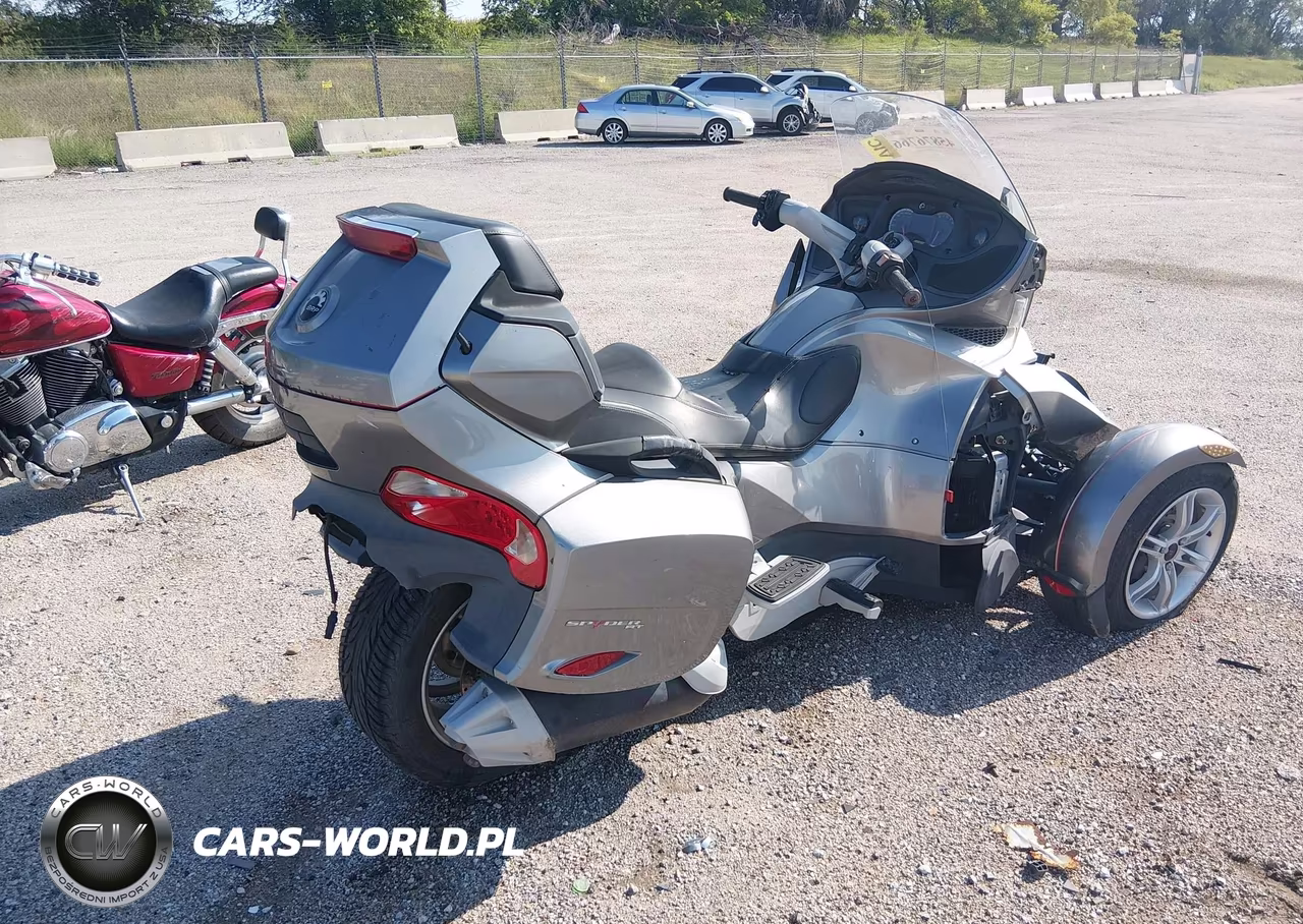 2011 Can-Am Spyder Roadster Rts VIN:2BXJBWC12BV000491 - 4
