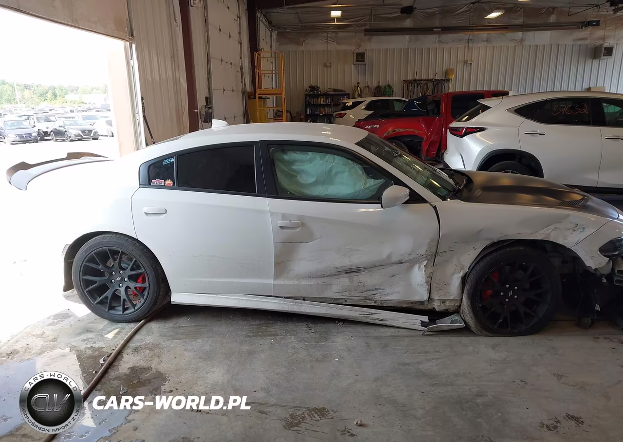 2016 Dodge Charger R-T Scat Pack VIN:2C3CDXGJ9GH351587 - 13