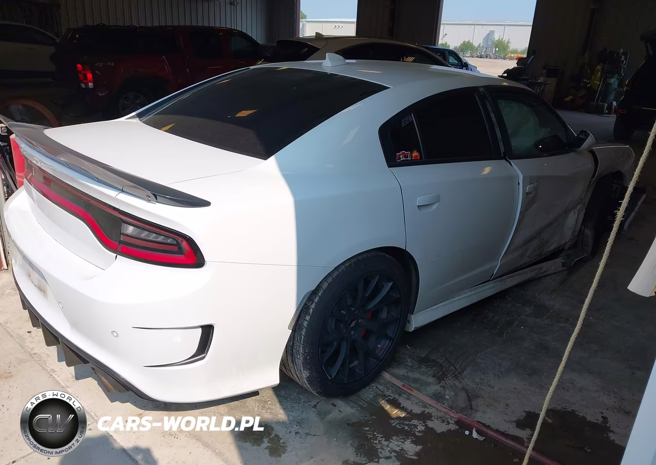 2016 Dodge Charger R-T Scat Pack VIN:2C3CDXGJ9GH351587 - 4