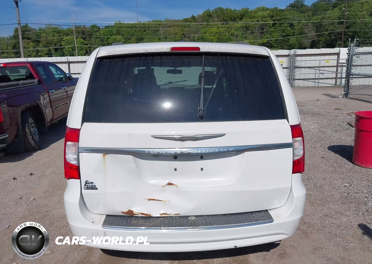 2015 Chrysler Town & Country Touring VIN:2C4RC1BG1FR628193 - 13