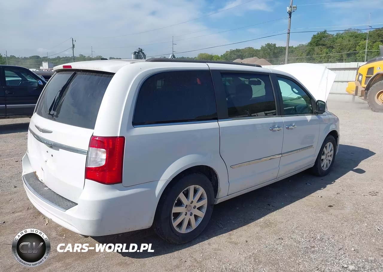 2015 Chrysler Town & Country Touring VIN:2C4RC1BG1FR628193 - 15