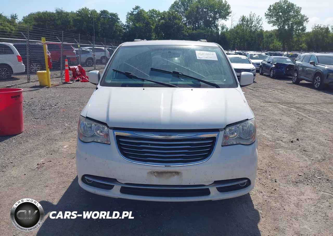2015 Chrysler Town & Country Touring VIN:2C4RC1BG1FR628193 - 16
