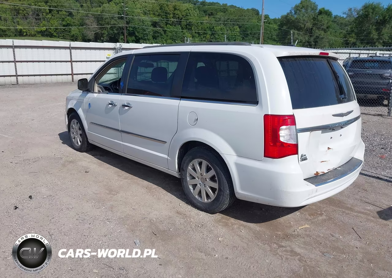 2015 Chrysler Town & Country Touring VIN:2C4RC1BG1FR628193 - 3