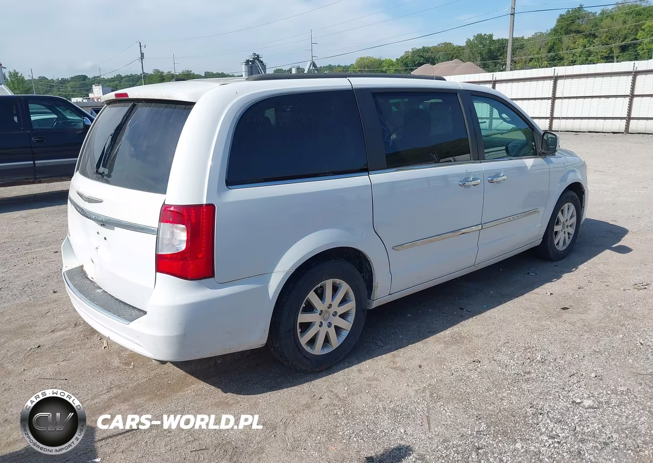 2015 Chrysler Town & Country Touring VIN:2C4RC1BG1FR628193 - 4
