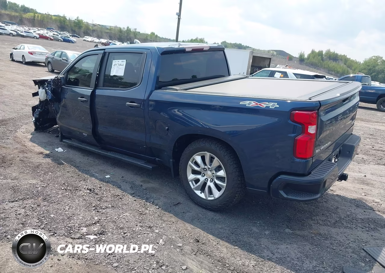 2021 Chevrolet Silverado 1500 4Wd Short Bed Custom VIN:1GCPYBEK4MZ234138 - 3