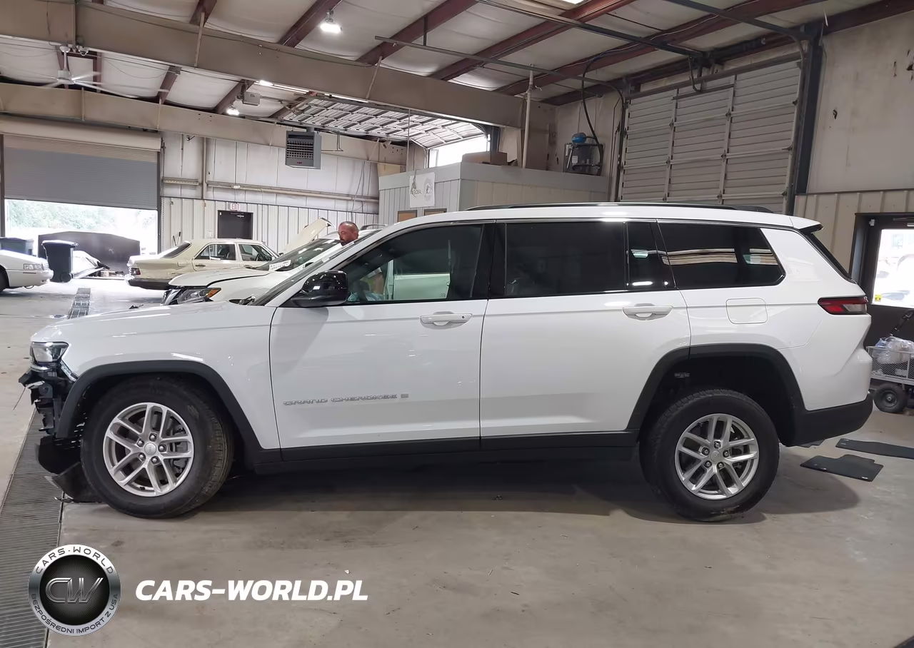 2025 Jeep Grand Cherokee L Laredo X 4X2 VIN:1C4RJJAGXS8792250 - 15