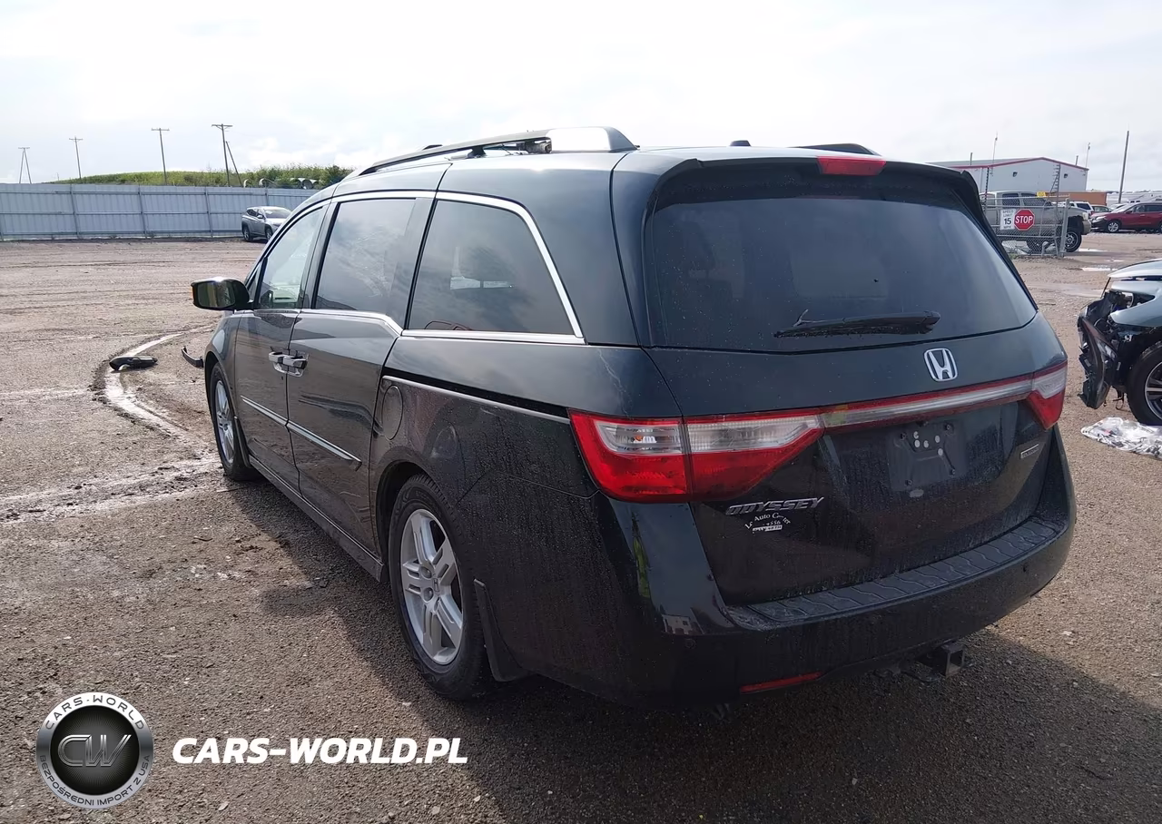 2013 Honda Odyssey Touring-Touring Elite VIN:5FNRL5H96DB087232 - 3