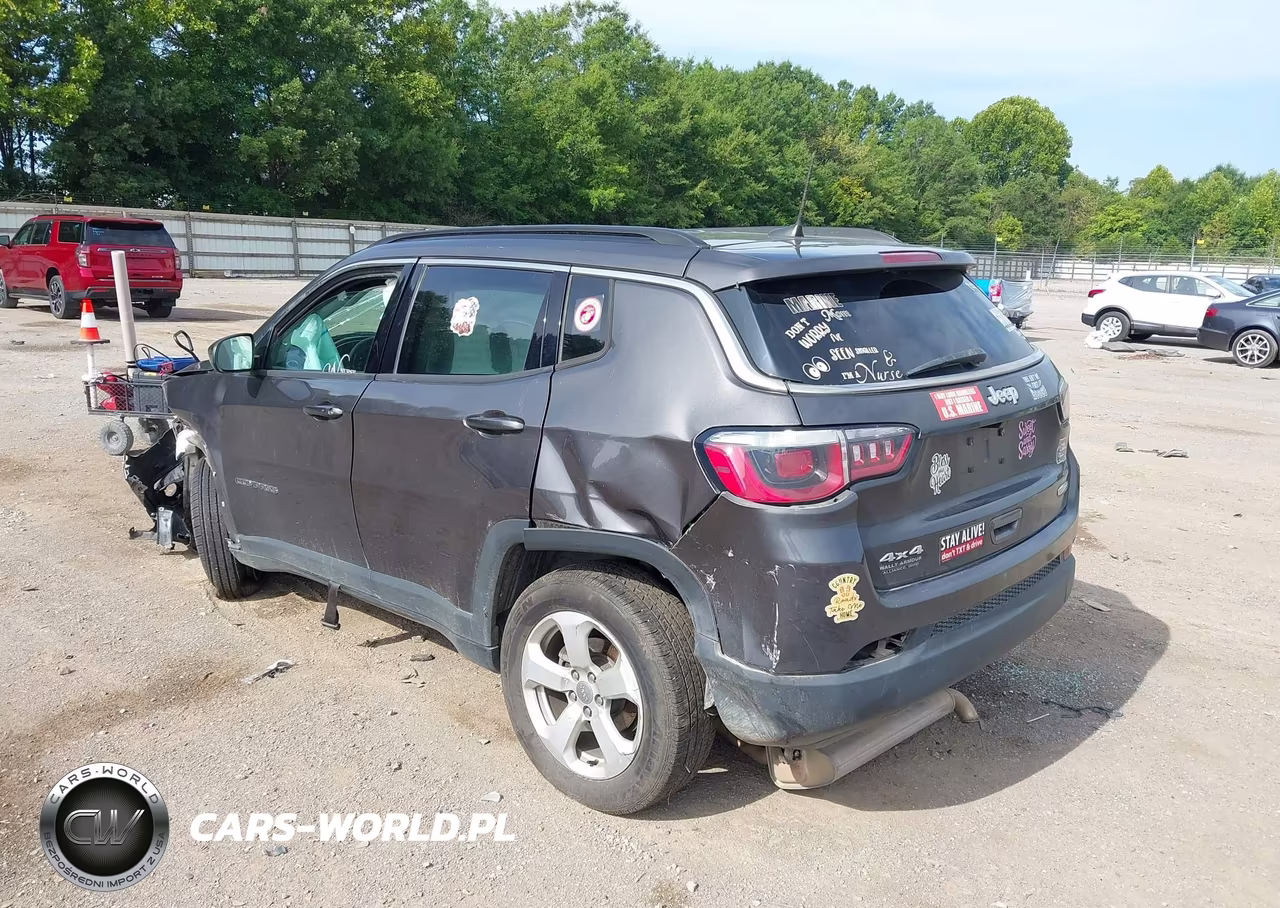 2020 Jeep Compass Latitude 4X4 VIN:3C4NJDBB9LT107063 - 3