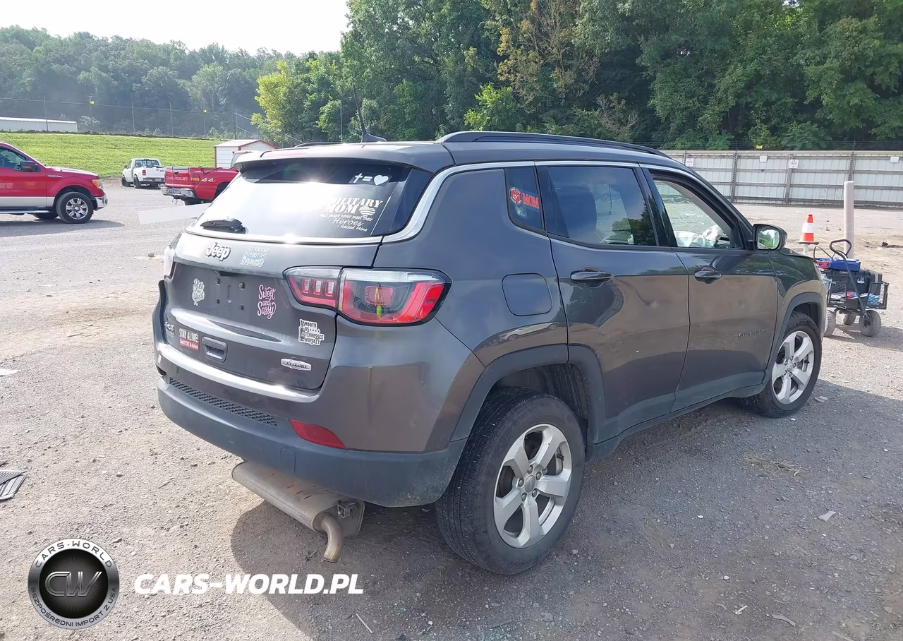 2020 Jeep Compass Latitude 4X4 VIN:3C4NJDBB9LT107063 - 4