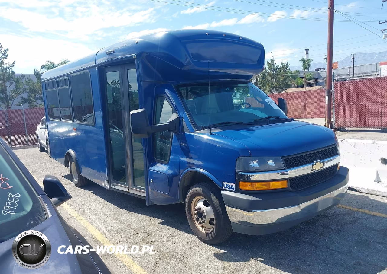 2018 Chevrolet Express Cutaway 4500 Van
