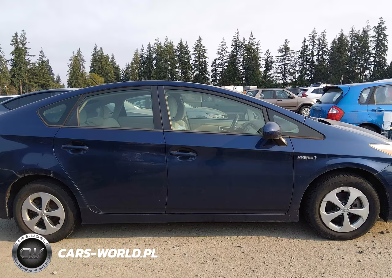 2014 Toyota Prius Two VIN:JTDKN3DU4E1764704 - 13