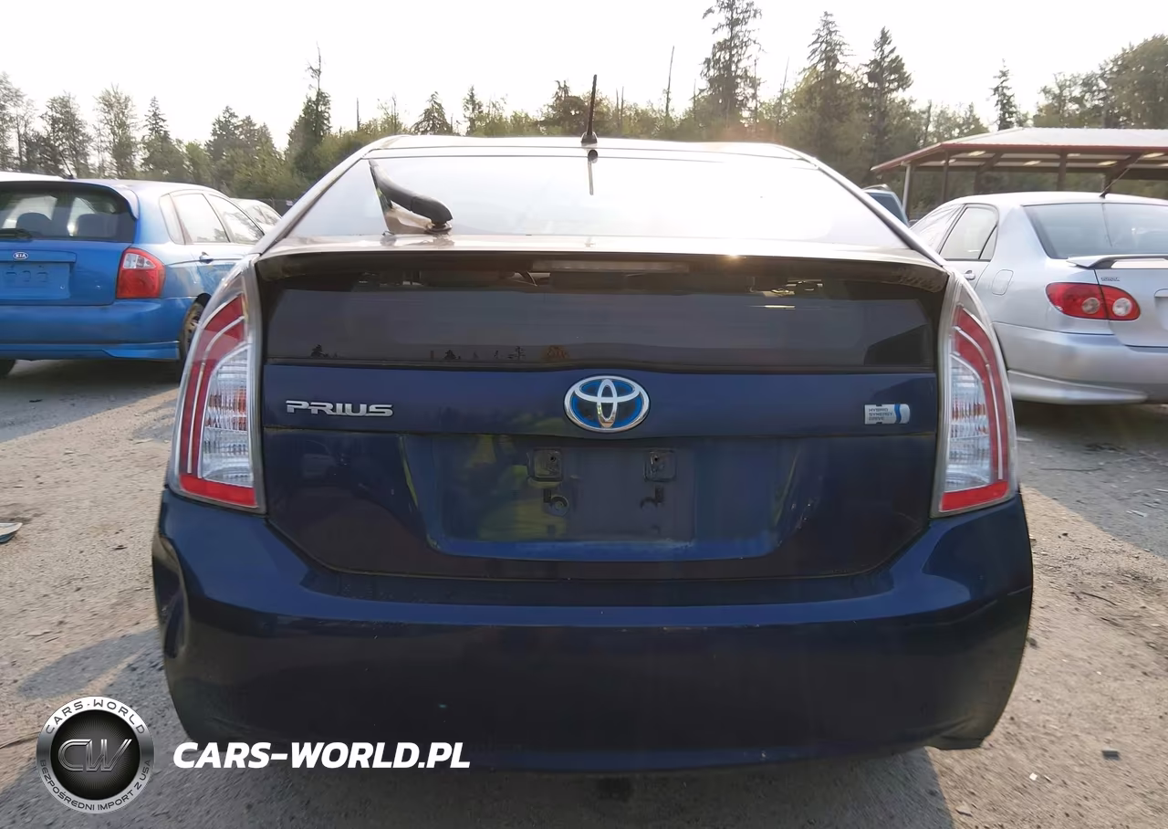 2014 Toyota Prius Two VIN:JTDKN3DU4E1764704 - 16