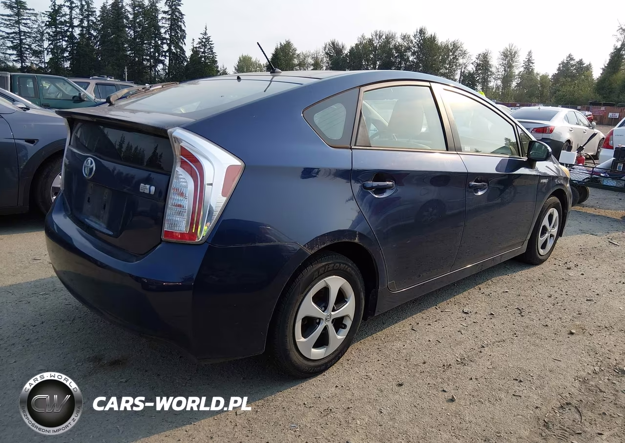 2014 Toyota Prius Two VIN:JTDKN3DU4E1764704 - 4