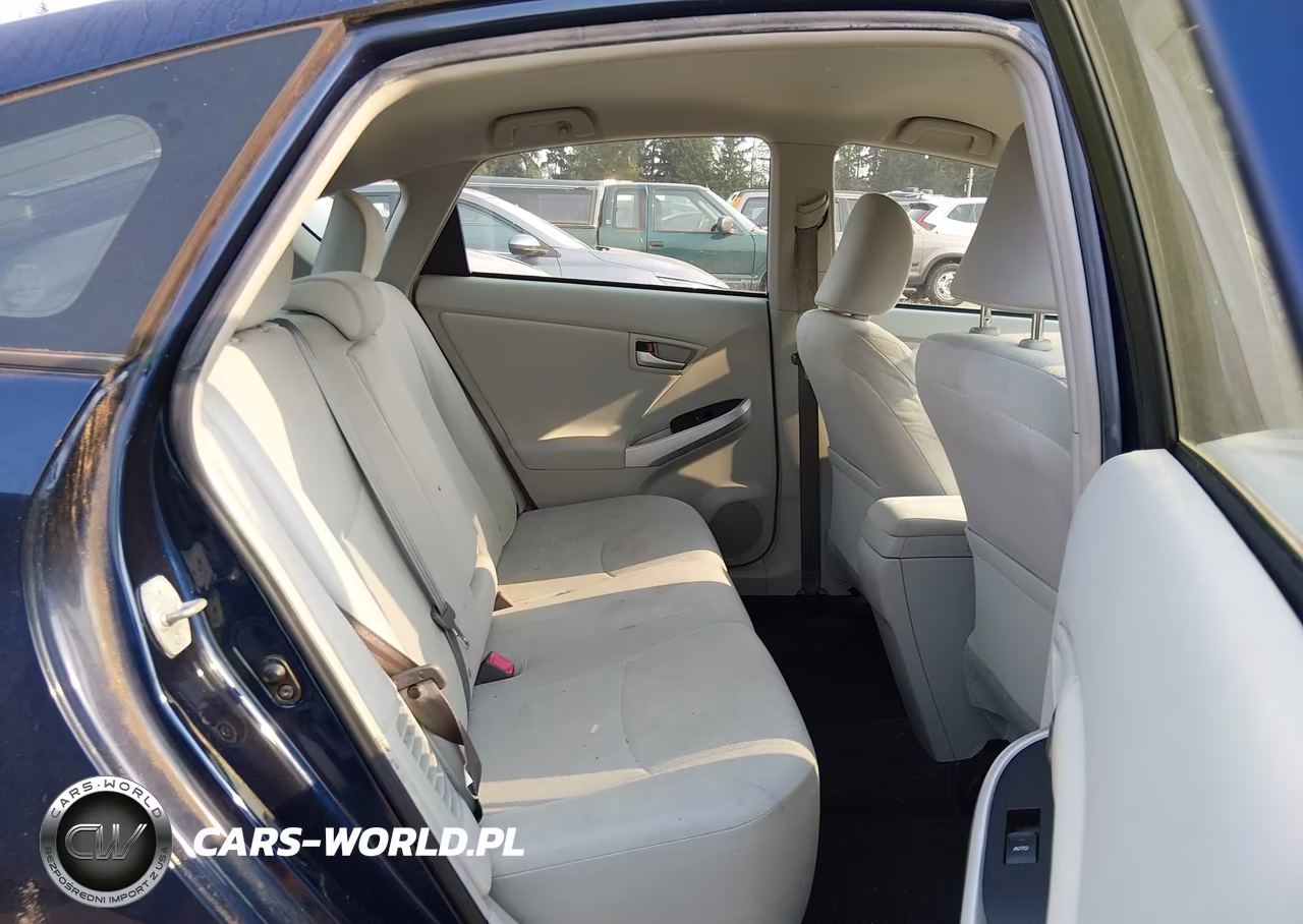 2014 Toyota Prius Two VIN:JTDKN3DU4E1764704 - 8