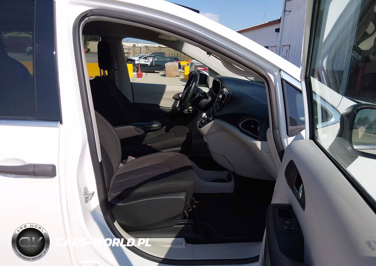 2021 Chrysler Voyager L VIN:2C4RC1AGXMR568414 - 5