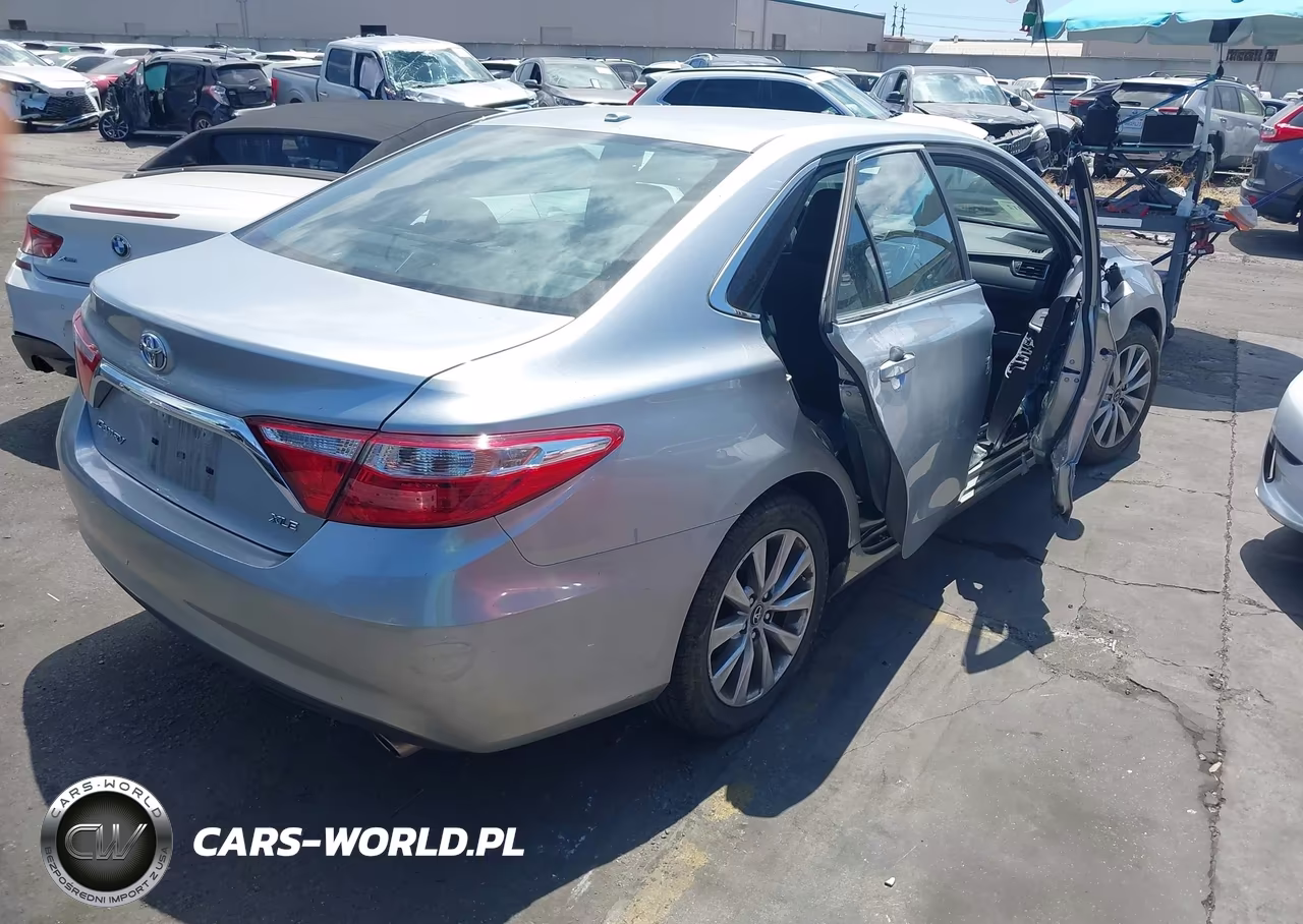 2017 Toyota Camry Xle VIN:4T1BF1FK7HU700748 - 4